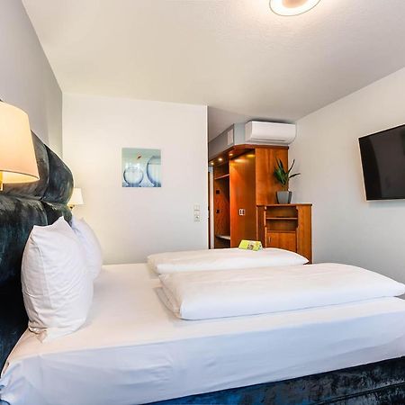 Hotel Frechener Hof Экстерьер фото