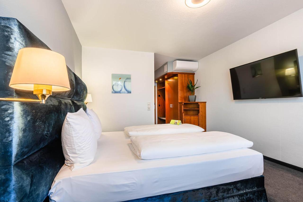 Hotel Frechener Hof Экстерьер фото