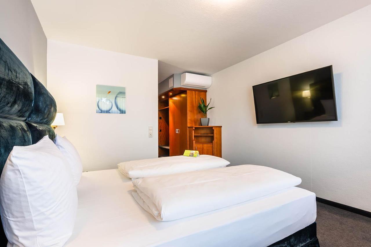 Hotel Frechener Hof Экстерьер фото