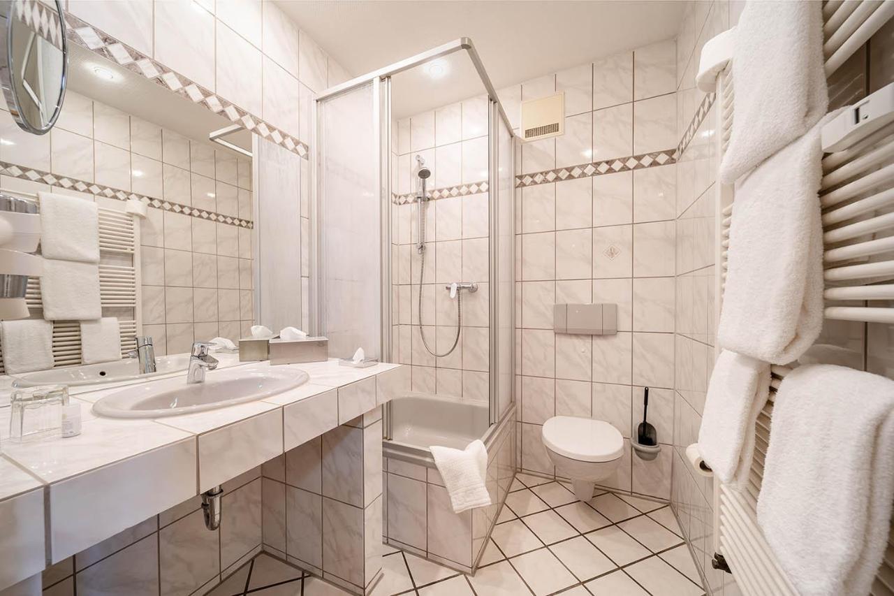 Hotel Frechener Hof Экстерьер фото