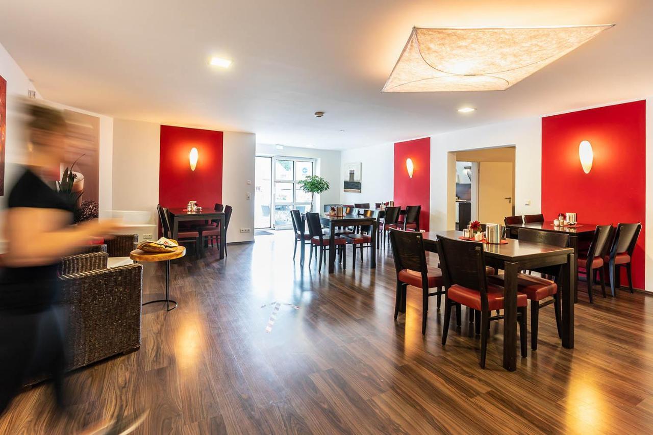 Hotel Frechener Hof Экстерьер фото