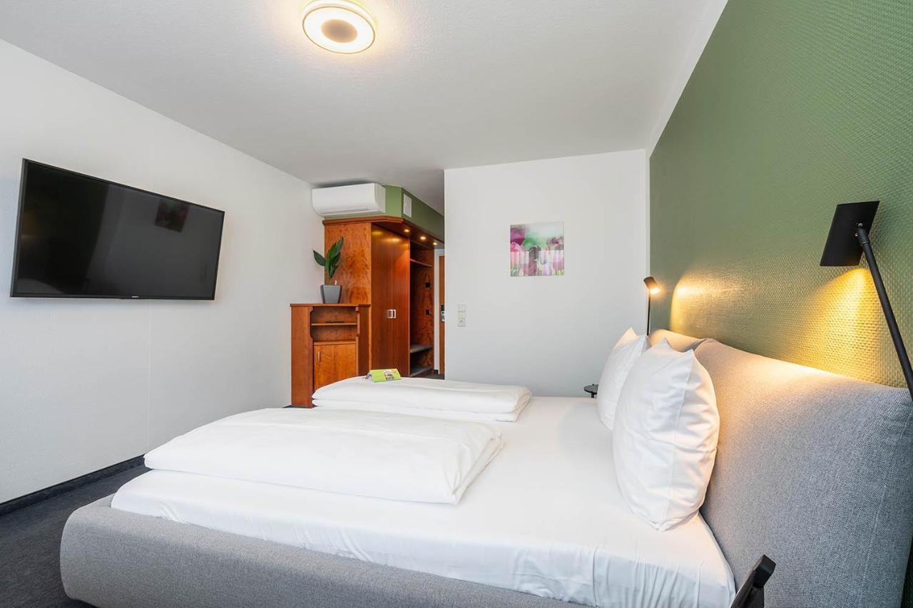 Hotel Frechener Hof Экстерьер фото