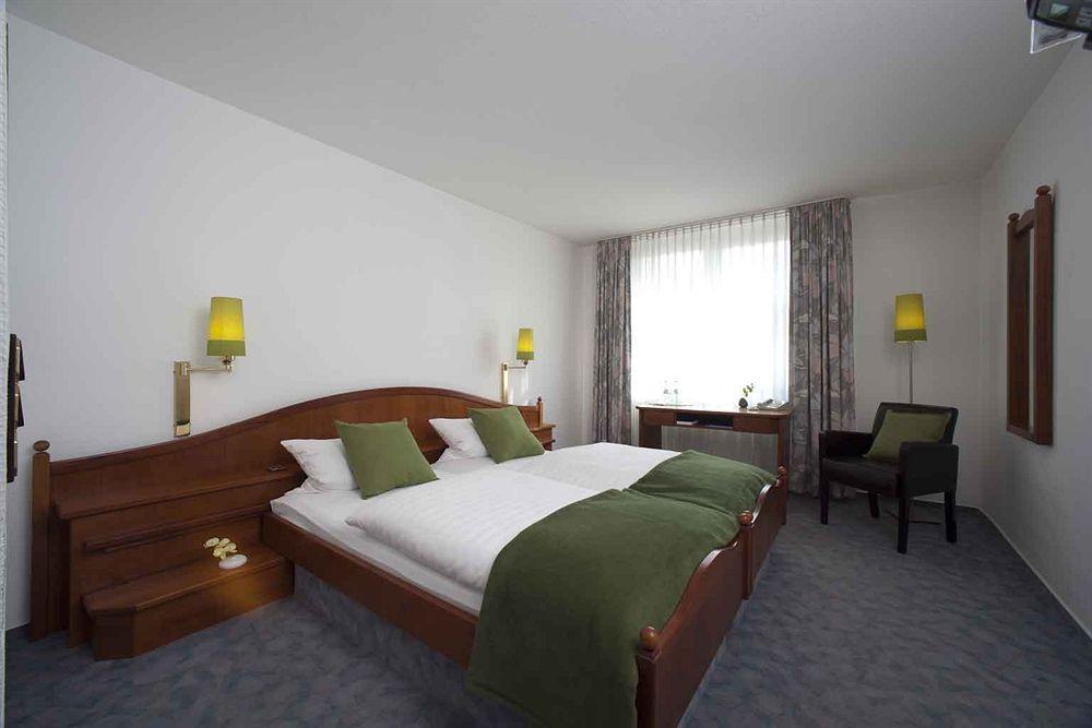 Hotel Frechener Hof Экстерьер фото